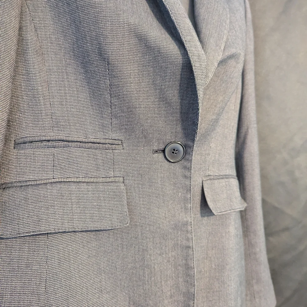 Anne Klein Gray Blazer with Structured Shoulders - Picture 2 of 5
